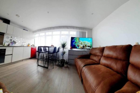 Luxury 1 bed apartment-sea view
